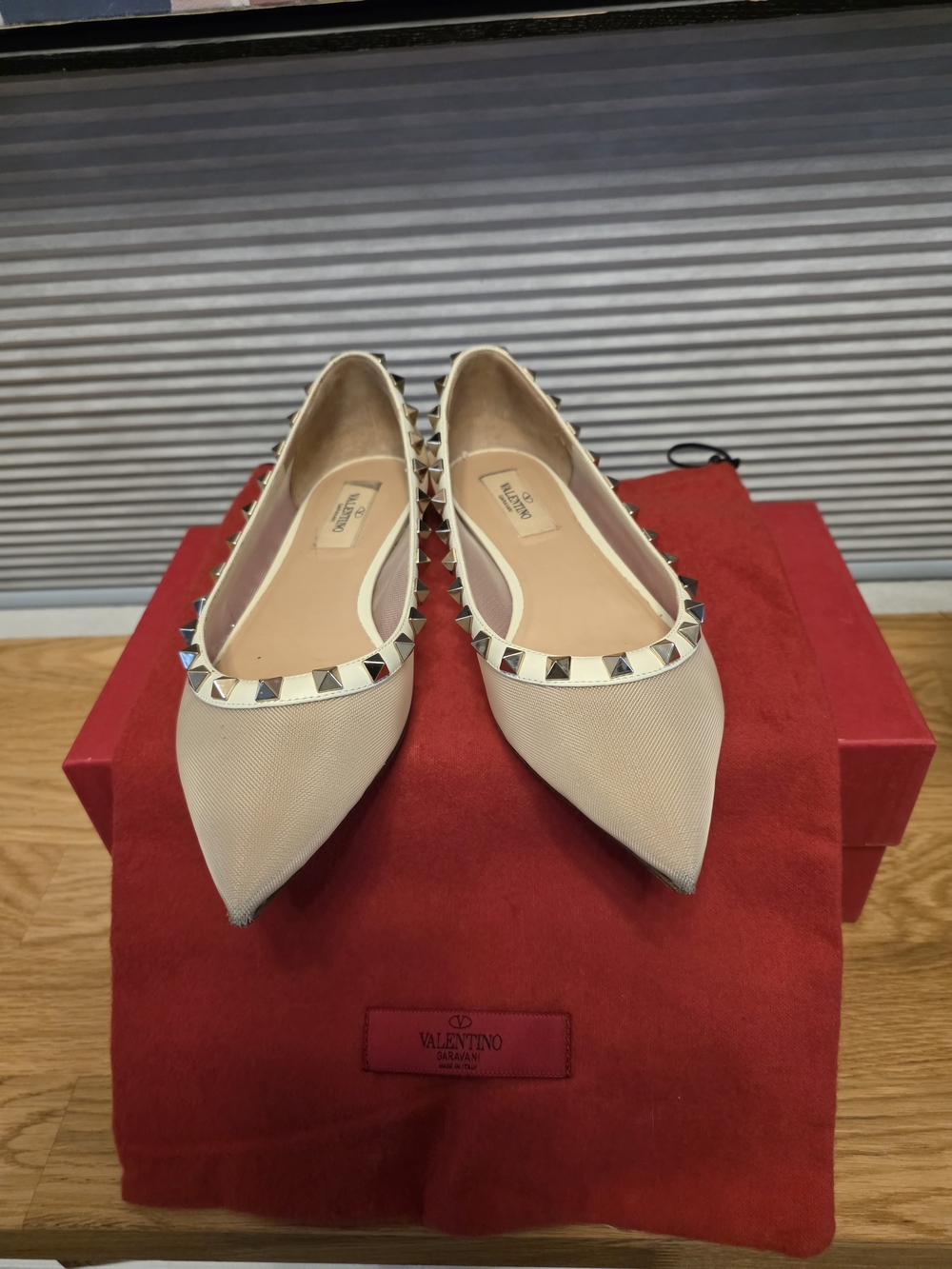 Valentino MESH ROCKSTUD FLATS 37 ( READ!!!)